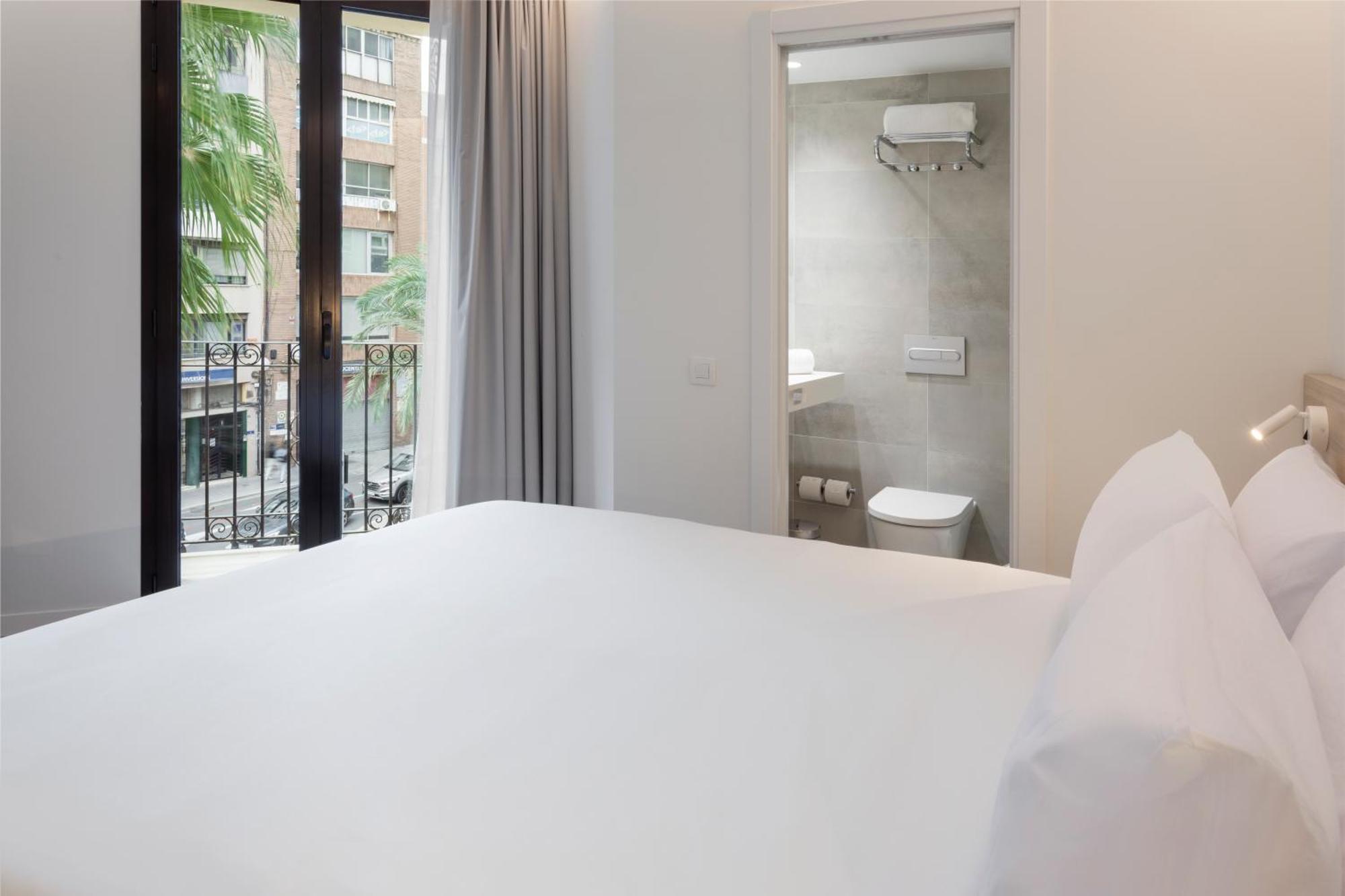 B&B Hotel Alicante Centro エクステリア 写真